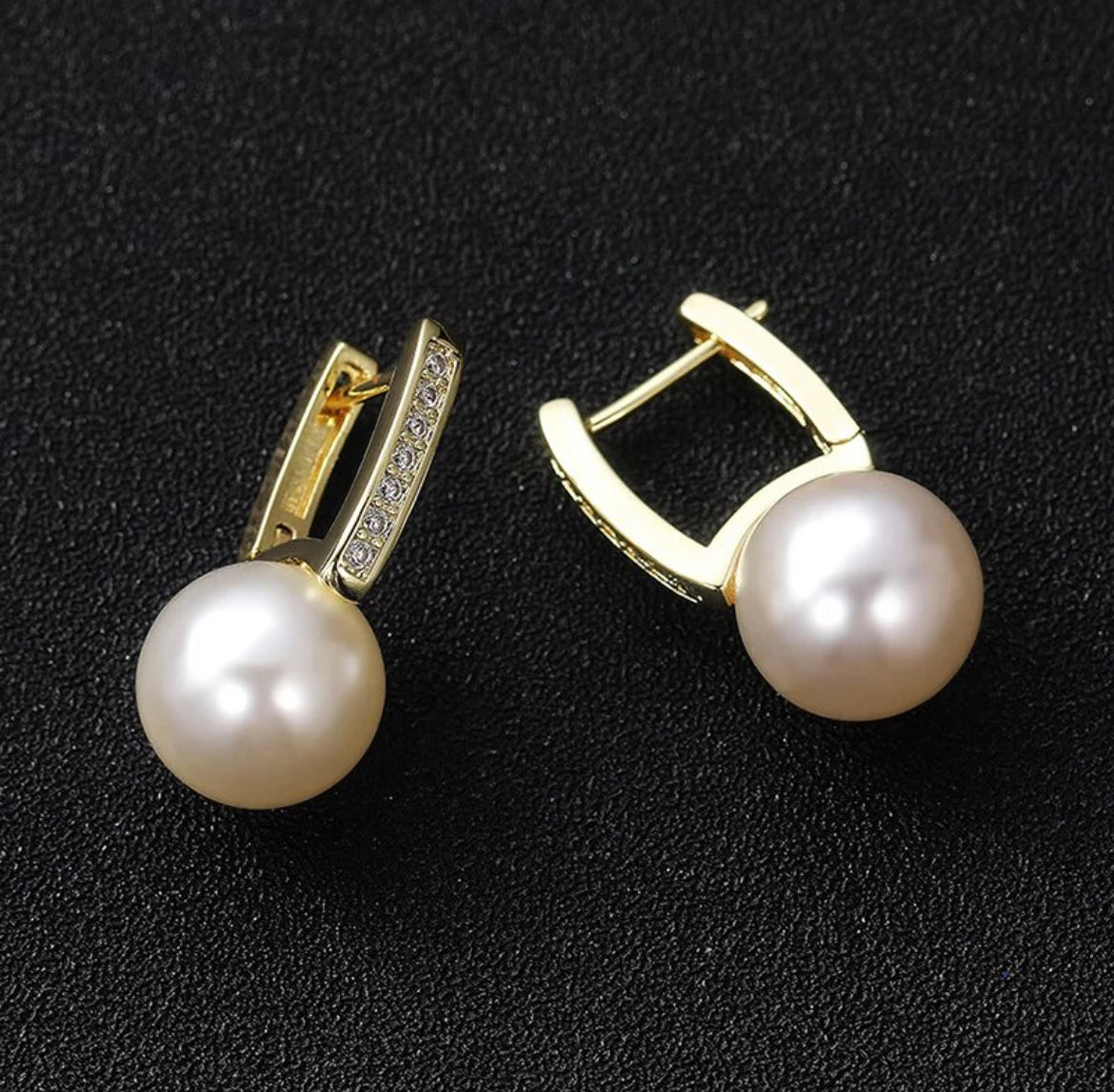 Aretes Akoya