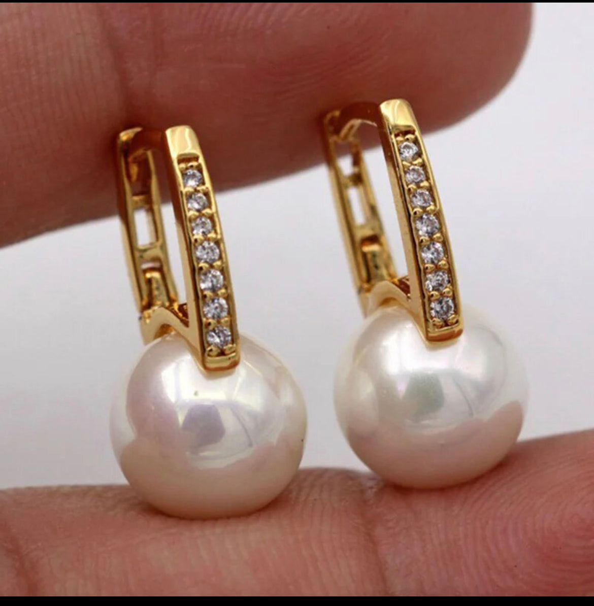 Aretes Akoya